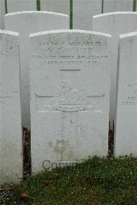 Bailleul Communal Cemetery Extension (Nord) - White, V J