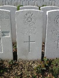 Bailleul Communal Cemetery Extension (Nord) - White, W S