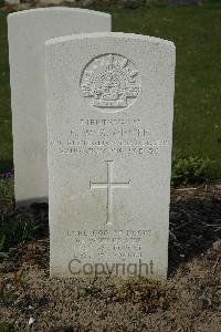 Bailleul Communal Cemetery Extension (Nord) - Whyte, Charles William Millar