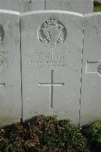 Bailleul Communal Cemetery Extension (Nord) - Whyte, T