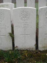 Bailleul Communal Cemetery Extension (Nord) - Wick, J H