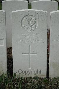 Bailleul Communal Cemetery Extension (Nord) - Williams, E