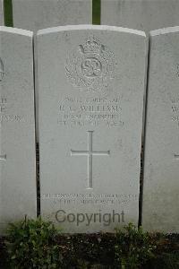 Bailleul Communal Cemetery Extension (Nord) - Williams, Richard Geirionydd