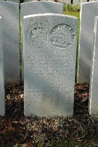 Bailleul Communal Cemetery Extension (Nord) - Williamson, Reginald John