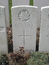 Bailleul Communal Cemetery Extension (Nord) - Williamson, W D