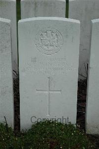 Bailleul Communal Cemetery Extension (Nord) - Wingrove, W E