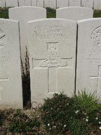 Bailleul Communal Cemetery Extension (Nord) - Wood, Thomas