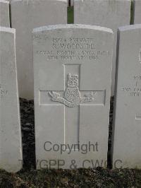 Bailleul Communal Cemetery Extension (Nord) - Woodside, R