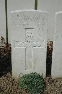 Bailleul Communal Cemetery Extension (Nord) - Woodyer, John