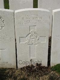 Bailleul Communal Cemetery Extension (Nord) - Wormwell, H