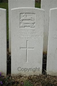 Bailleul Communal Cemetery Extension (Nord) - Worsman, F