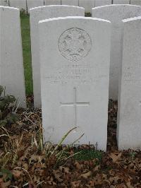 Bailleul Communal Cemetery Extension (Nord) - Yallop, F