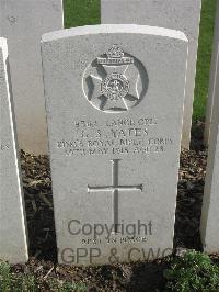 Bailleul Communal Cemetery Extension (Nord) - Yates, G S