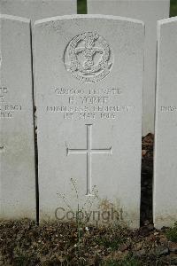Bailleul Communal Cemetery Extension (Nord) - Yorke, H