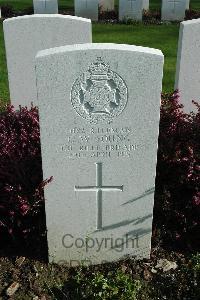 Bailleul Communal Cemetery Extension (Nord) - Young, C W