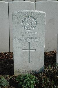 Bailleul Communal Cemetery Extension (Nord) - Young, Herbert