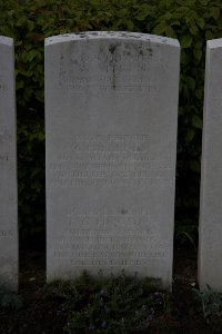 Bailleul Communal Cemetery (Nord) - Aitken, William