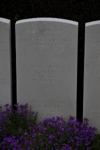 Bailleul Communal Cemetery (Nord) - Allen, A