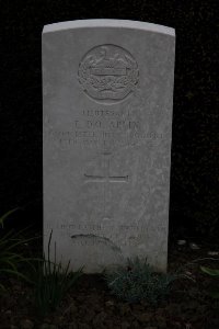 Bailleul Communal Cemetery (Nord) - Aplin, Elphinstone D'oyly