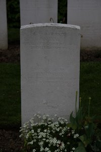 Bailleul Communal Cemetery (Nord) - Armsden, G