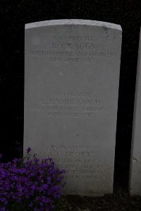 Bailleul Communal Cemetery (Nord) - Bambrough, L