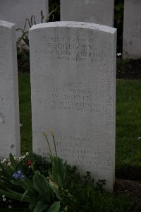 Bailleul Communal Cemetery (Nord) - Clarke, James Herbert