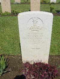 Cairo War Memorial Cemetery - Byatt, W A
