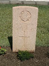Cairo War Memorial Cemetery - Ross, A