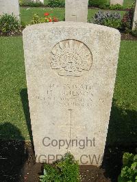 Cairo War Memorial Cemetery - Trulsson, H