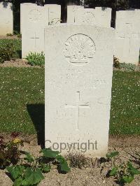 Daours Communal Cemetery Extension - Peskett, Leonard Bertram