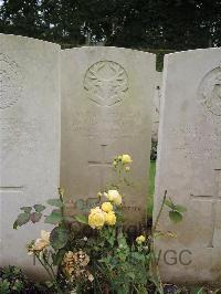 Doullens Communal Cemetery Extension No.1 - Dunbar, James