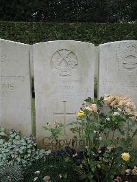Doullens Communal Cemetery Extension No.1 - Guille, J T
