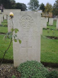 Gezaincourt Communal Cemetery Extension - McGee, James