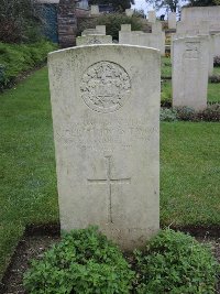 Gezaincourt Communal Cemetery Extension - Taylor, Robert Thomas