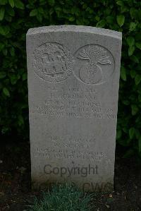 Esnes Communal Cemetery - Boreham, Harry