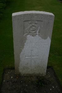 Esnes Communal Cemetery - Bowers, J