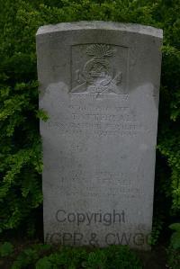 Esnes Communal Cemetery - Catterall, J