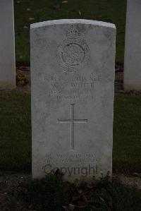 Franvillers Communal Cemetery Extension - White, Walter George