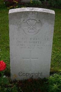 Le Vertannoy British Cemetery Hinges - White, William Henry