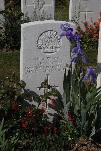 Guards' Cemetery Lesboeufs - Lowe, Nigel Burton Apsley