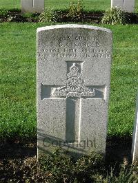 Cite Bonjean Military Cemetery Armentieres - Sanger, Lionel George Grassick