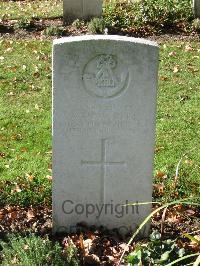 Cite Bonjean Military Cemetery Armentieres - Venables, W