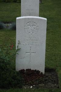 Philosophe British Cemetery Mazingarbe - Adams, H A