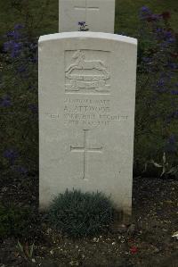 Philosophe British Cemetery Mazingarbe - Attwood, Albert