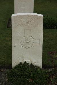 Philosophe British Cemetery Mazingarbe - Ayres, Edmund John