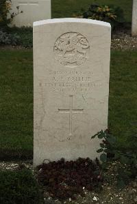 Philosophe British Cemetery Mazingarbe - Baillie, A P