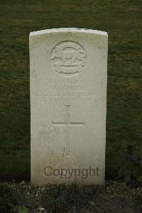 Philosophe British Cemetery Mazingarbe - Baker, W