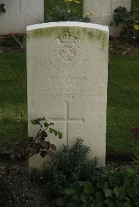 Philosophe British Cemetery Mazingarbe - Ball, A J