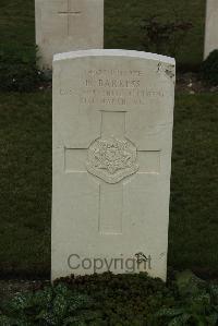 Philosophe British Cemetery Mazingarbe - Barkess, R