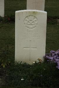 Philosophe British Cemetery Mazingarbe - Barton, W